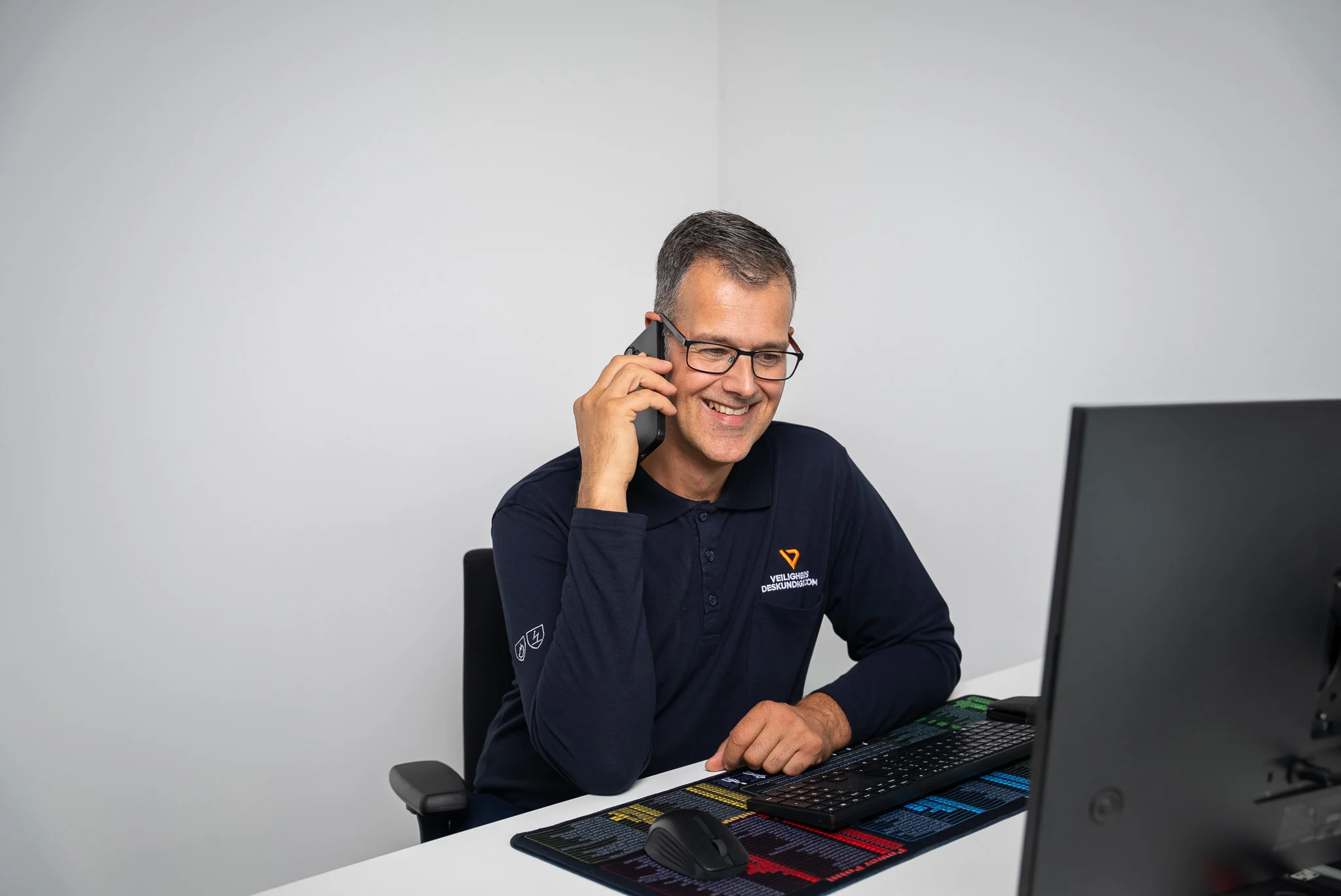 Medewerker van Veiligheidsdeskundige.com telefonisch bereikbaar
